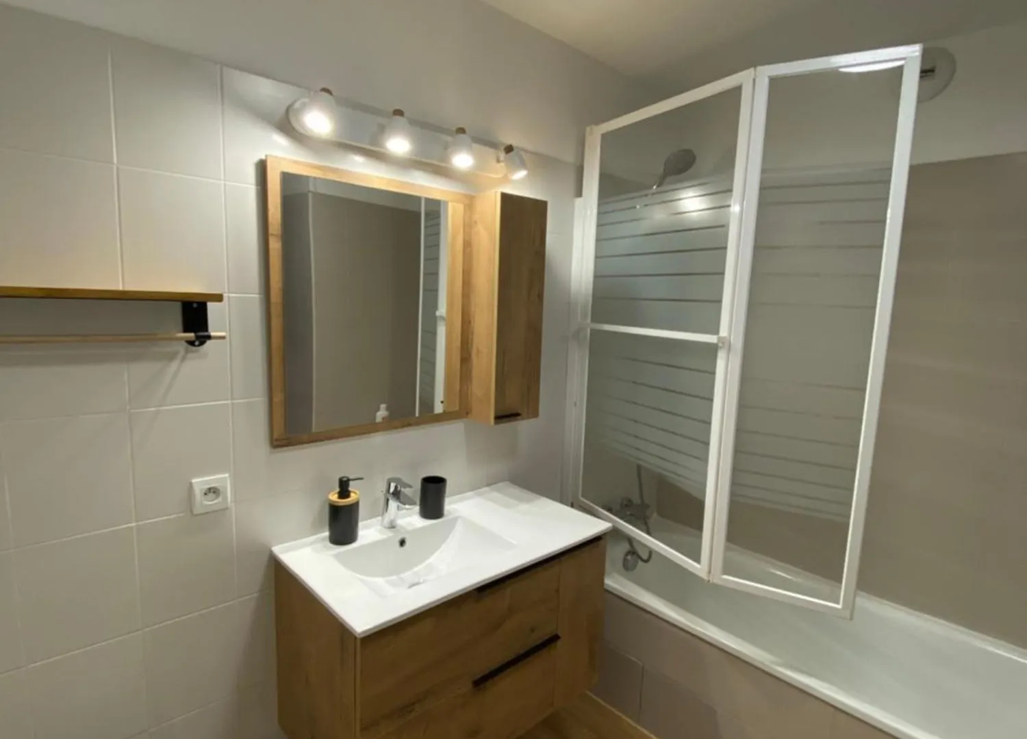 Grand Appartement Ancelle 0*,